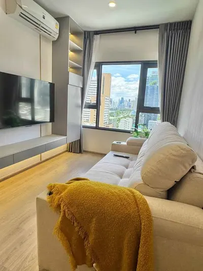 1-bed condo for rent at Life Rama 4 - Asoke, photo 1 of 5