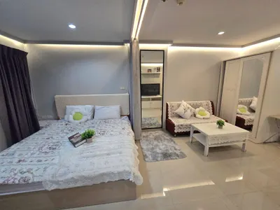 1-bed condo for rent near MRT Yaek Lam Sali, photo 1 of 5