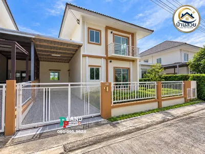 Maison de ville 3 chambres à vendre près de la station ARL Lat Krabang, photo 2 sur 5