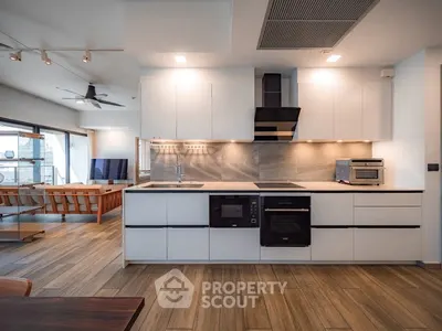 Condo 4 chambres à louer à The Lofts Asoke, photo 5 sur 5