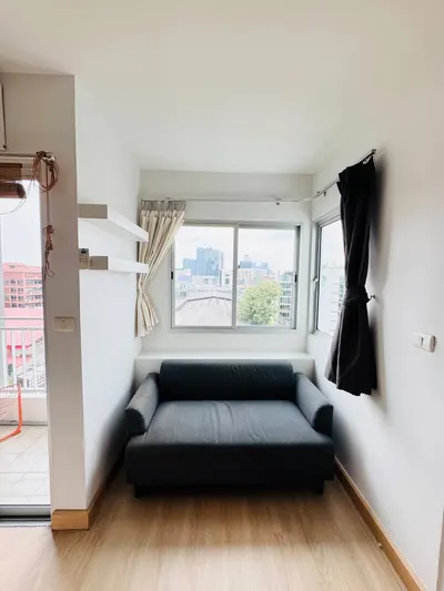 1-bed condo for rent near BTS On Nut, photo 2 of 5