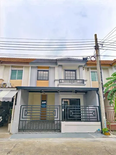3-bed townhouse for sale near MRT Bang Rak Yai, photo 2 of 5