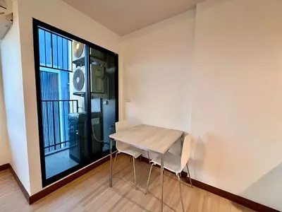 1-bed condo for rent near BTS Saint Louis, photo 3 of 5