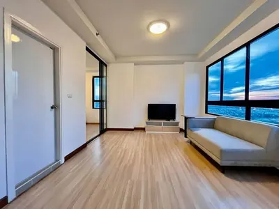 1-bed condo for rent near BTS Saint Louis, photo 2 of 5