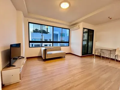 1-bed condo for rent near BTS Saint Louis, photo 1 of 5