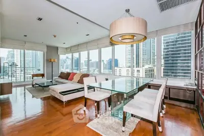 Condo 3 chambres à louer près de la station BTS Phrom Phong, photo 3 sur 5