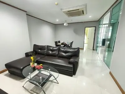 Condo 1 chambre à louer près de la station MRT Sukhumvit, photo 1 sur 5