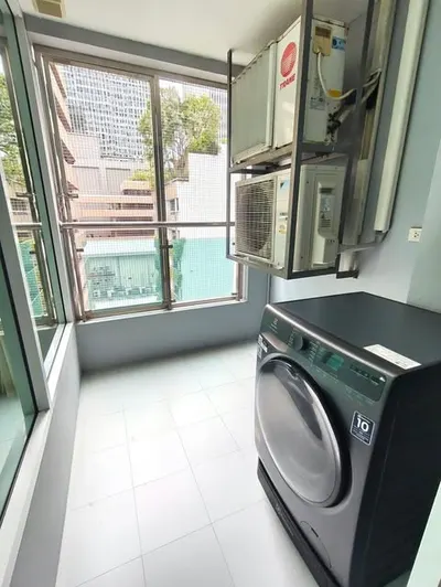 Condo 1 chambre à louer près de la station MRT Sukhumvit, photo 4 sur 5