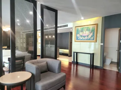Condo 3 chambres à louer près de la station BTS Chit Lom, photo 3 sur 5