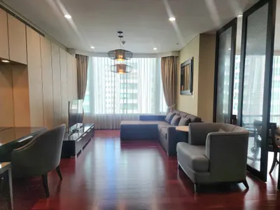 Condo 3 chambres à louer près de la station BTS Chit Lom, photo 1 sur 5