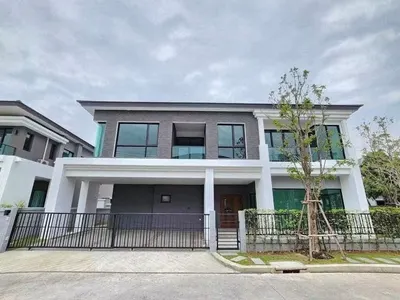 4-bed house for sale at The City Ramintra-Wongwaen 2, photo 1 of 5