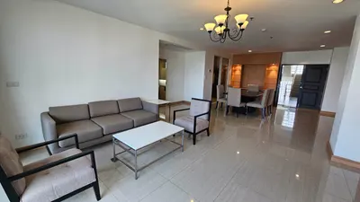 3-bed condo for rent near BTS Ekkamai, photo 5 of 5