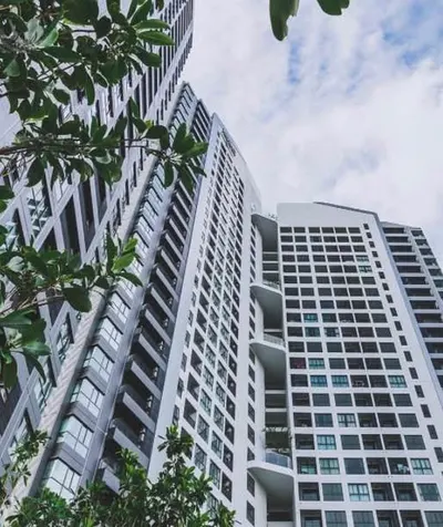 2-bed condo for rent near BTS Bang Na, photo 1 of 5