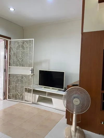 ขายทาวน์เฮาส์ 3 ห้องนอน ใกล้ ARL รามคำแหง รูปที่ 2 จาก 5