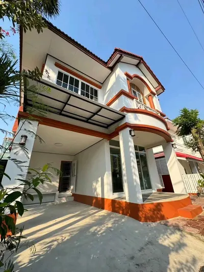3-bed house for rent in Bangkok, photo 1 of 5