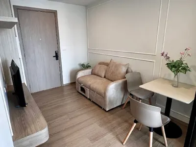 Condo 1 chambre à louer près de la station MRT Bang Khun Non, photo 1 sur 5