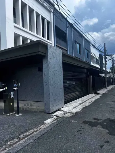 MRT チャトゥチャック公園駅周辺の4ベッドルームタウンハウス（賃貸）、写真9/10