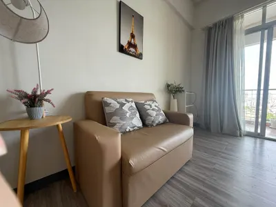 Condo à louer près de la station MRT Yaek Lam Sali, photo 1 sur 5