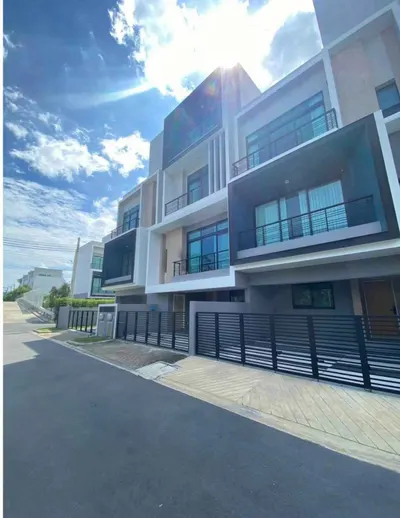 Nirvana ABSOLUTE Krungthep Kreethaの3ベッドルーム一戸建て（賃貸）、写真7/10