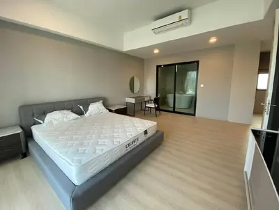 Nirvana ABSOLUTE Krungthep Kreethaの3ベッドルーム一戸建て（賃貸）、写真10/10