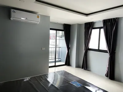 MRT 辉煌站附近的公寓楼出租，第3张，共5张