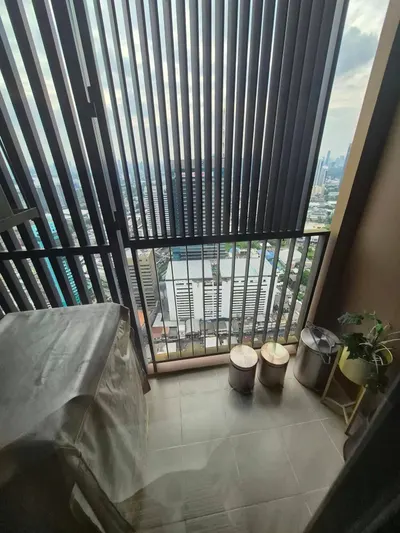 ให้เช่าคอนโด 1 ห้องนอน Oka Haus 素坤逸36号酒店,度假式公寓,中心区,高层美景 รูปที่ 5 จาก 5