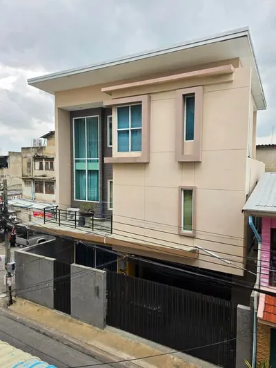 MRT 库蓬站附近的4房独栋住宅出租，第1张，共5张