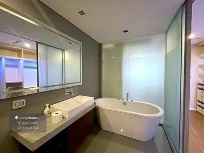 2-bed condo for rent at The Bangkok Sathorn-Taksin, photo 3 of 5