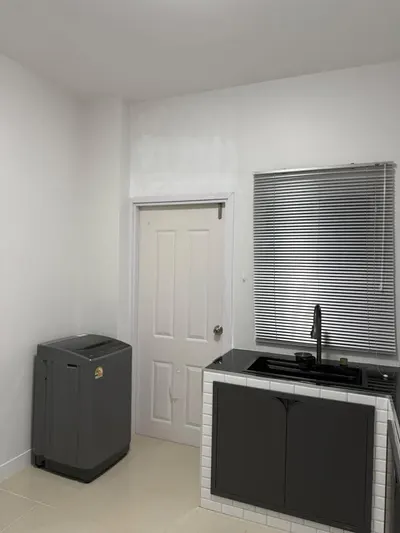 Maison 3 chambres à louer près de la station BTS Bang Na, photo 2 sur 5