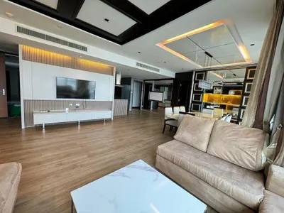3-bed condo for rent at Fullerton Sukhumvit, photo 3 of 5