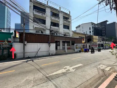 Commercial space for sale near MRT Huai Khwang, photo 4 of 5