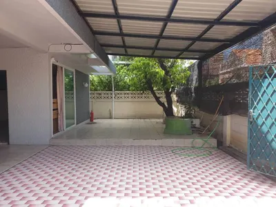 House for rent near MRT Huai Khwang, photo 3 of 5
