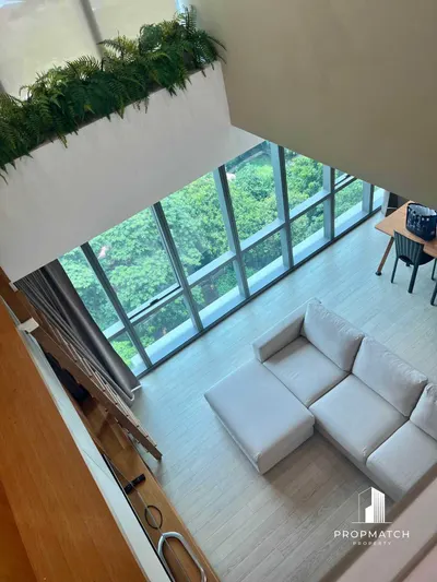 Condo 2 chambres à louer près de la station BTS Asok, photo 1 sur 5