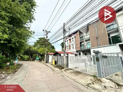 MRT シーヌット駅周辺の4ベッドルームタウンハウス（売買）、写真1/5