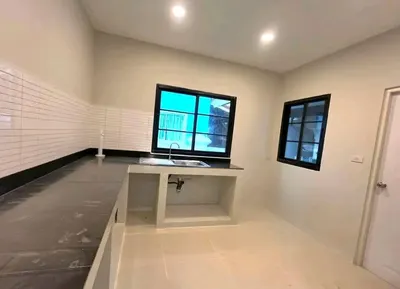 4-bed house for sale near MRT Bang Phlu, photo 3 of 4