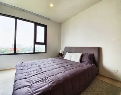 Condo for rent at Life One Wireless, photo 2 of 4