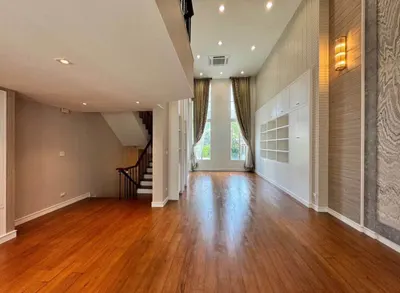 4-bed townhouse for rent near BTS Thong Lo, photo 2 of 5