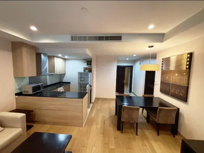 Condo 2 chambres à louer près de la station BTS Sala Daeng, photo 2 sur 5