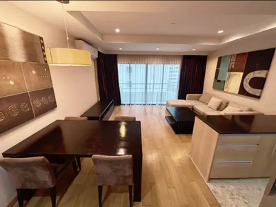 Condo 2 chambres à louer près de la station BTS Sala Daeng, photo 1 sur 5