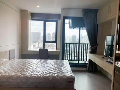 Studio à louer près de la station MRT Lat Phrao, photo 3 sur 5