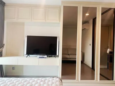Studio à louer près de la station MRT Lat Phrao, photo 4 sur 5