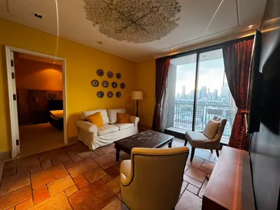 Aguston Sukhumvit 22の3ベッドルームコンドミニアム（賃貸）、写真2/5