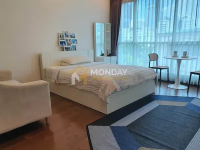Studio condo for rent at The Address Chidlom, photo 2 of 5