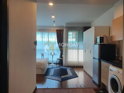Studio condo for rent at The Address Chidlom, photo 1 of 5