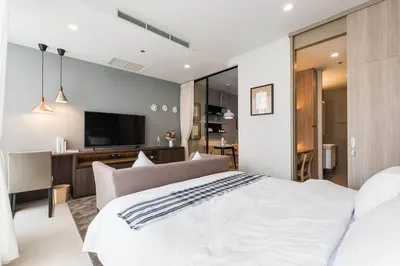 1-bed condo for rent at Noble Ploenchit, photo 2 of 4