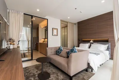 1-bed condo for rent at Noble Ploenchit, photo 1 of 4