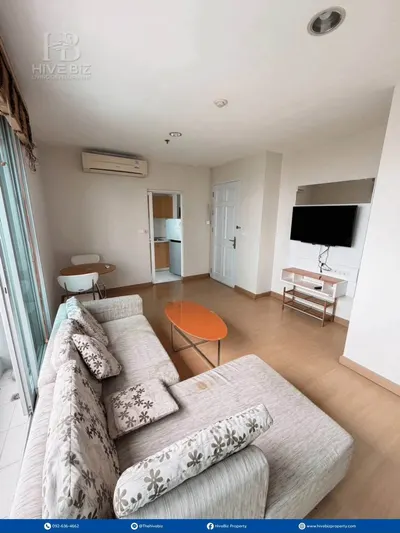 Condo 1 chambre à louer près de la station MRT Huai Khwang, photo 1 sur 5