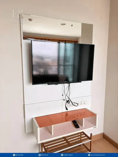 Condo 1 chambre à louer près de la station MRT Huai Khwang, photo 3 sur 5