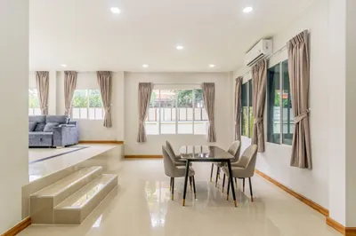 ให้เช่าบ้าน 4 ห้องนอน ใกล้ BTS สะพานใหม่ รูปที่ 2 จาก 5