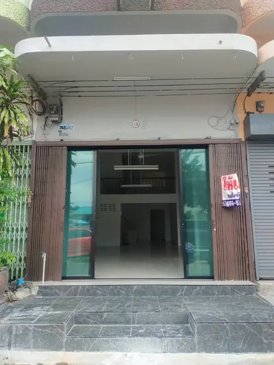 Commercial space for rent near MRT Bang Phlat, photo 1 of 5